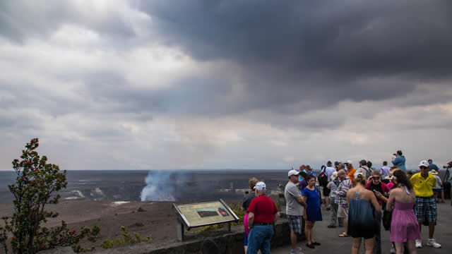 ハワイ火山国立公園の一部再開を検討