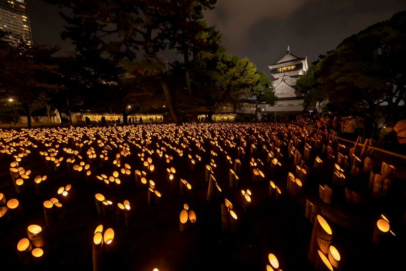 第二回小倉城たけあかり。市民力で、小倉城に2万8千個の灯籠を