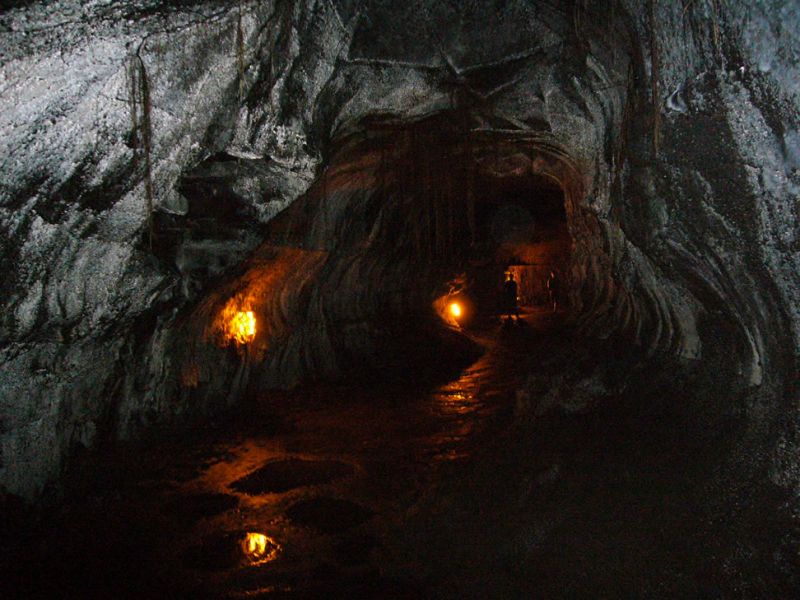 サーストン溶岩トンネルが再開