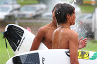 On The Surf World (サーフィン) On The Surf World (サーフィン)